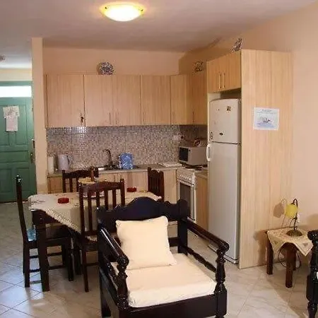 Skyros Lux Lithari - Poolside Retreat Near The Sea