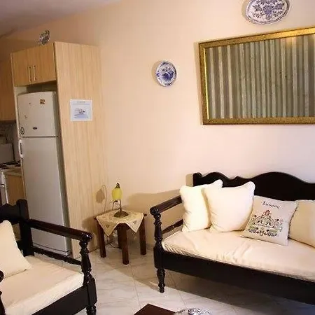 Skyros Lux Lithari - Poolside Retreat Near The Sea *