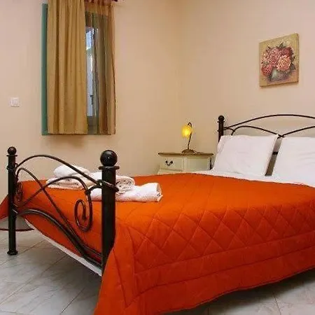 Skyros Lux Lithari - Poolside Retreat Near The Sea *
